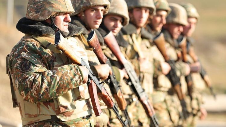  Ermənistanda hərbi xidmət müddəti azaldılıb