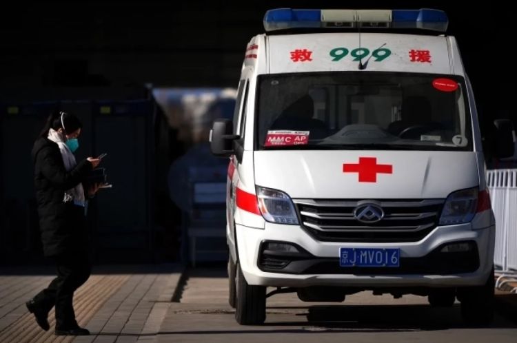 Çində 18-ci mərtəbədən yıxılangəncsağ qalıb