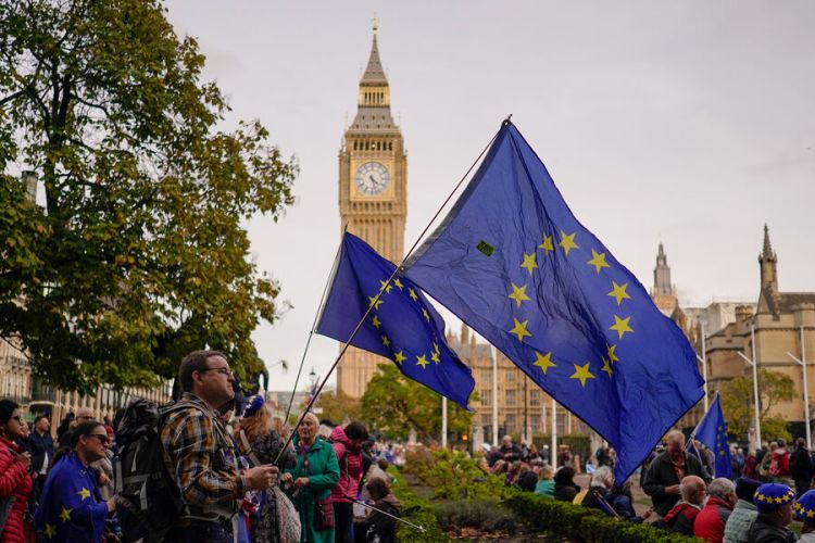 AB Ukraynanın Amerika silahlarını almasını məhdudlaşdırmaq istəyir