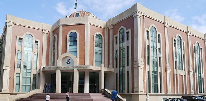 İmtahanlara qanunsuz texniki vasitə keçirməklə bağlı məhkəmə baxışı keçirilib, Kamran Əsədov özünü təqsirli bilməyib -