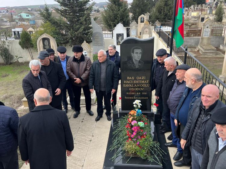 Etimad Əsədovun məzarı doğum günündə ziyarət olunub - FOTO