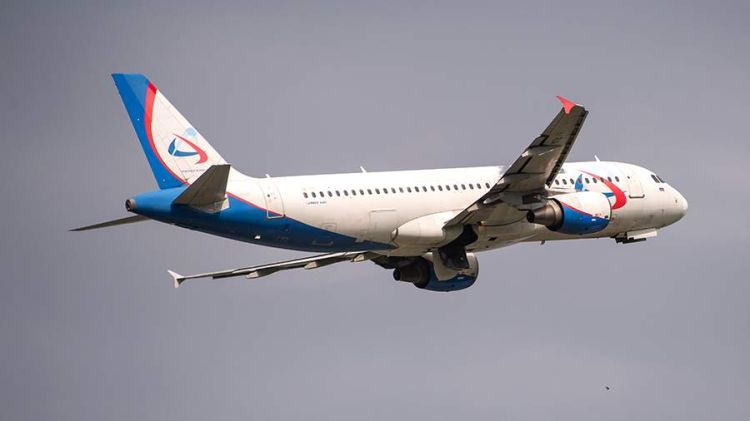 Dubaydan Yekaterinburqa uçan təyyarə Aşqabadda təcili eniş edib