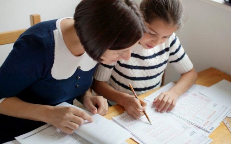 Tərtərdə repetitorun əri hazırlığa gələn 13 yaşlı qıza əxlaqsız hərəkətlər edib