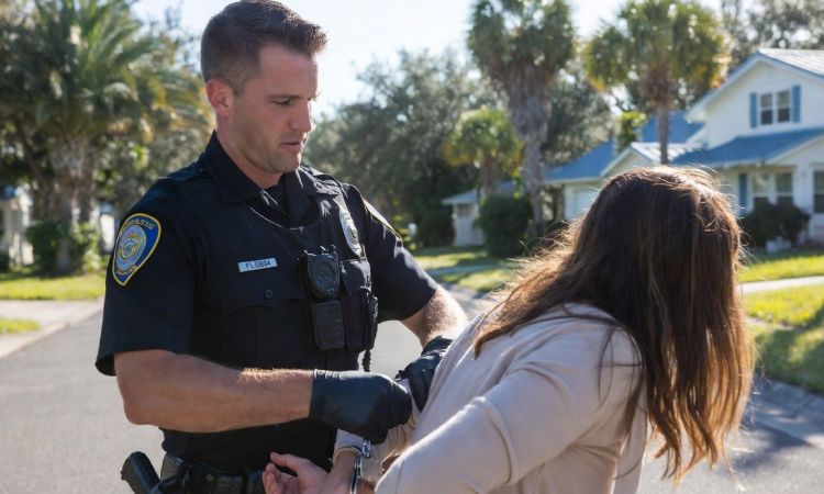 Amerikalı qadın bir gündə iki keçmiş həyat yoldaşını öldürdü