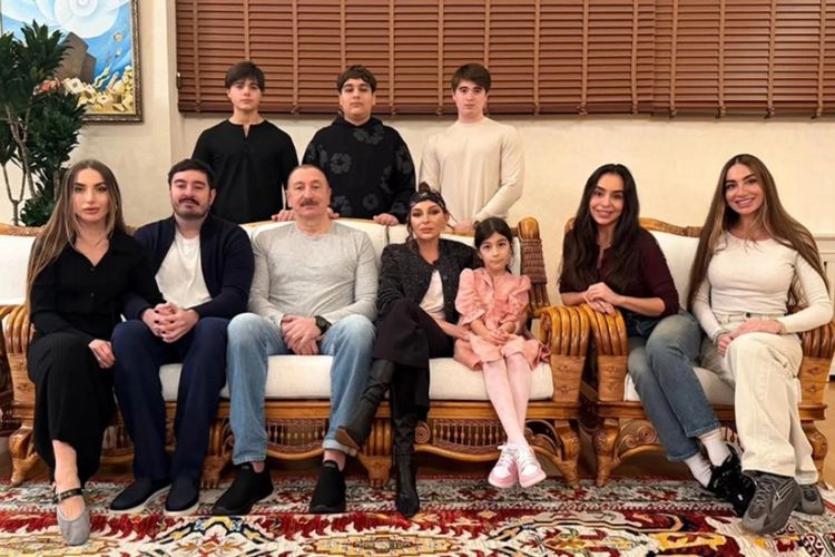 Leyla Əliyeva İlham Əliyevin doğum günündən paylaşım edib - FOTO