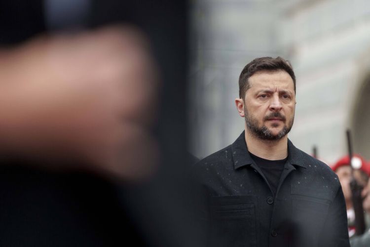 "Rusiya milad gecəsində yüzlərlə dron və raketlə kütləvi hücumlar edir" - Zelenski