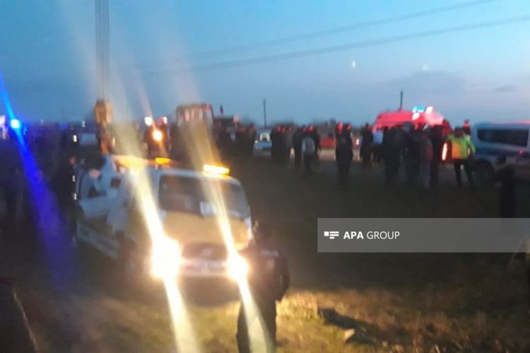 Biləsuvarda toy karvanında ağır qəza: İki bacı ölüb - YENİLƏNİB