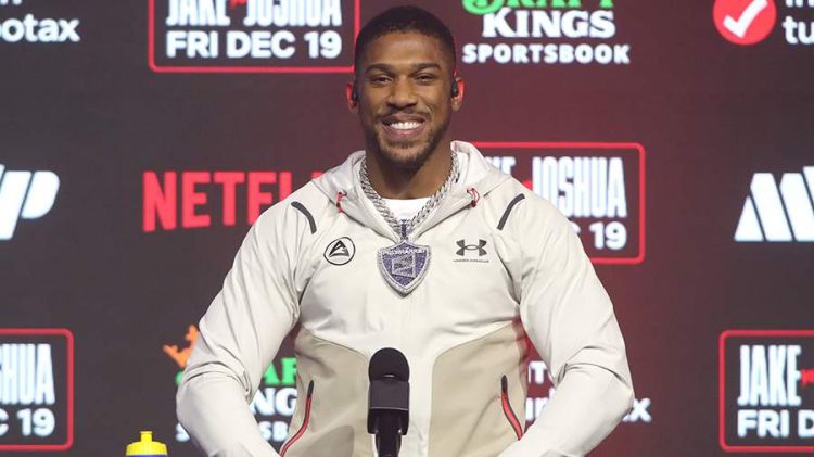 Boks üzrə keçmiş dünya çempionu Entoni Coşua Nigeriyada avtomobil qəzasına düşüb