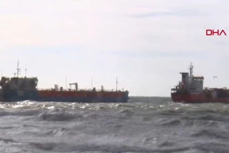 İstanbul sahillərində Azərbaycan bayrağı altında üzən tankerdən “həyəcan siqnalı” alınıb