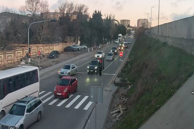 Binəqədidə yol hərəkətində dəyişiklik edilib