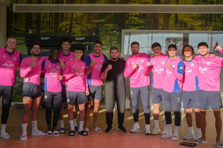 Həbib "Mançester Siti"nin oyunçularını geyindikləri köynəyə görə tənqid etdi