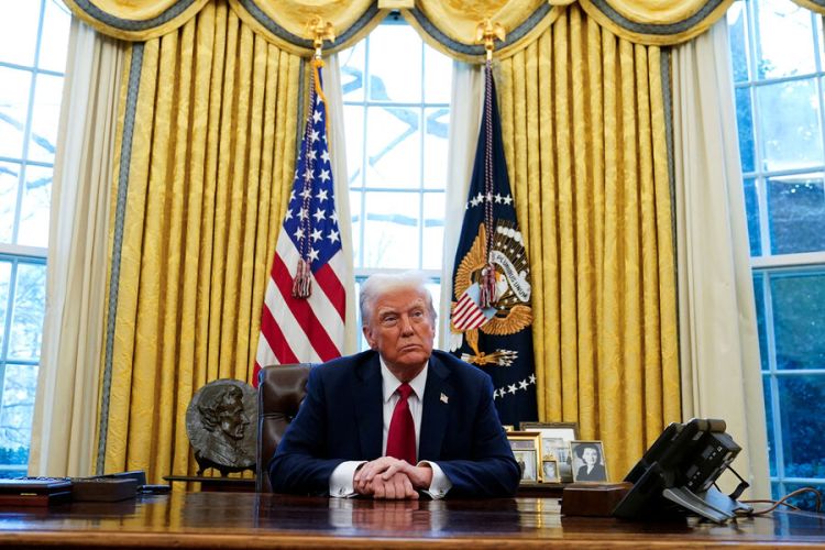 Trampdan əmr: ABŞ-da bayraqlar yarıya qədər endirildi