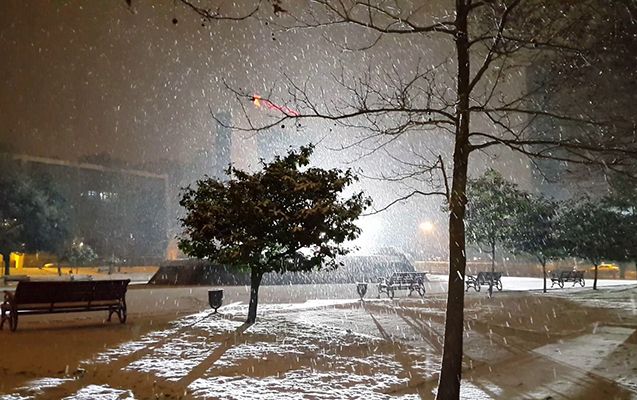 Hava ilə bağlı xəbərdarlıq: intensiv yağış, güclü külək, buzlu yollar...