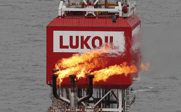 Ukrayna Xəzərdə "Lukoil"un qazma qurğularını vurub
