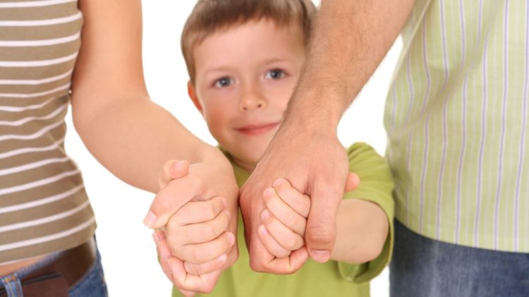 Azərbaycanda keçən il övladlığa uşaq götürən subay şəxslərin sayı açıqlanıb