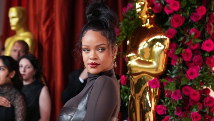Rihanna dördüncü hamiləliyinə işarə edib - FOTO