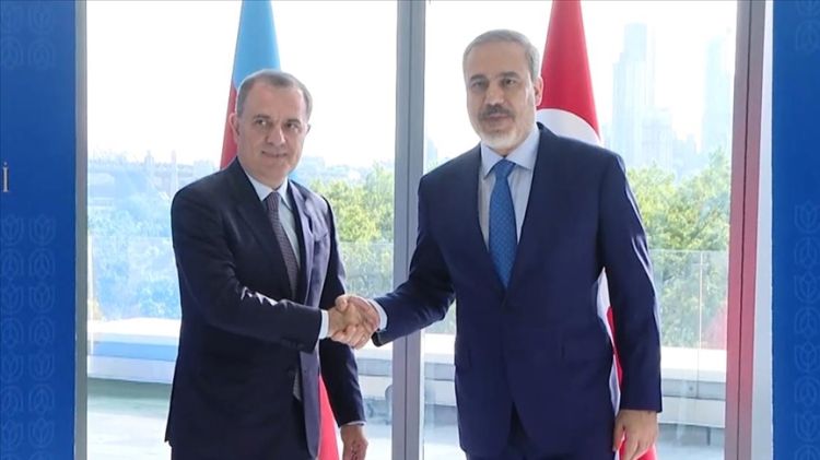 Ceyhun Bayramov Hakan Fidanla regiondakı təhlükəsizlik vəziyyəti müzakirə ediblər