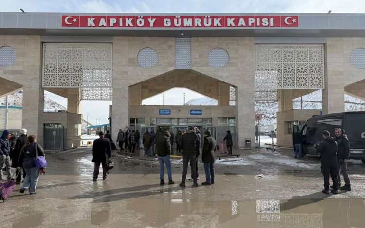 Onlarla iranlı Türkiyəyə keçir -  FOTO