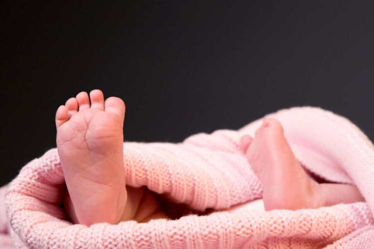 Xırdalanda 1 yaşlı körpə ölüb