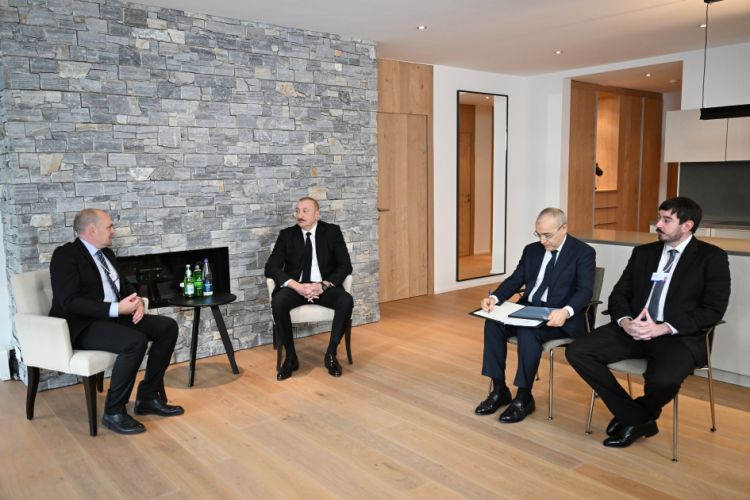 İlham Əliyev Davosda "Vestas Wind Systems" şirkətinin rəsmisi ilə görüşüb