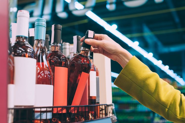 Qırğızıstanda gecə spirtli içki satışı qadağan edilə bilər