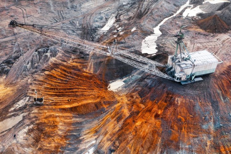 "Venesuelada mineral ehtiyatlar cinayətkar qruplar tərəfindən idarə olunur" - İqtisadçı ölkəsinin mineral potensialından danışdı