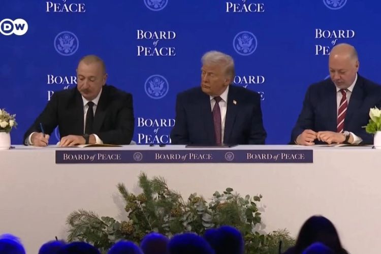 İlham Əliyev Azərbaycanın Sülh Şurasına qoşulması barədə  sənədi imzalayıb