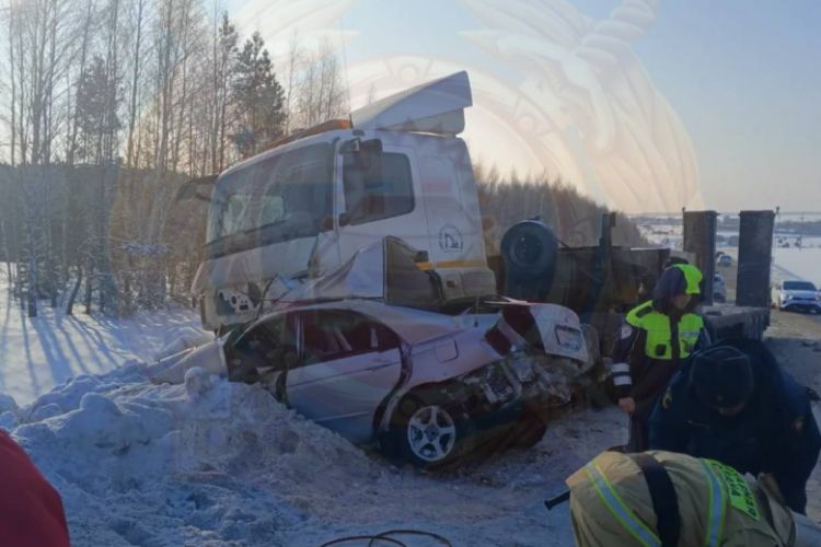 Rusiyada "KamAZ"ın iştirakı ilə ağır yol qəzası: ölənlər var