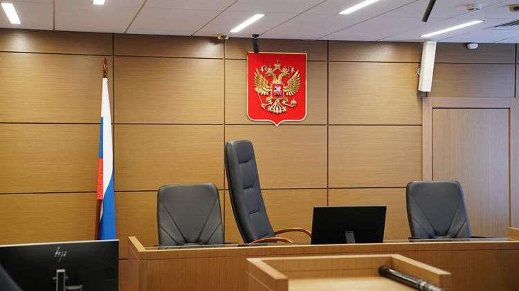 Sankt-Peterburqda qadın polis bölməsini yandırdığına görə 10 il həbs cəzası aldı