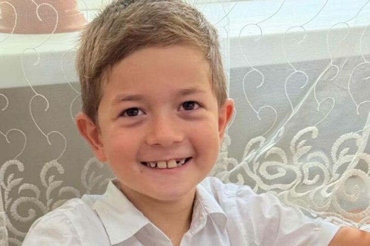 Dağıstanda ikinci sinif şagirdi buzun altına yıxılan sinif yoldaşını xilas etdi