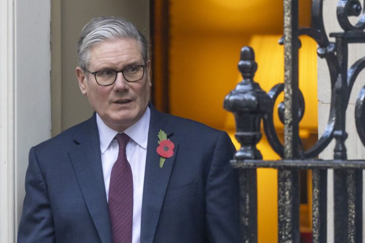 Britaniya Baş naziri Makronu lağa qoydu - VİDEO