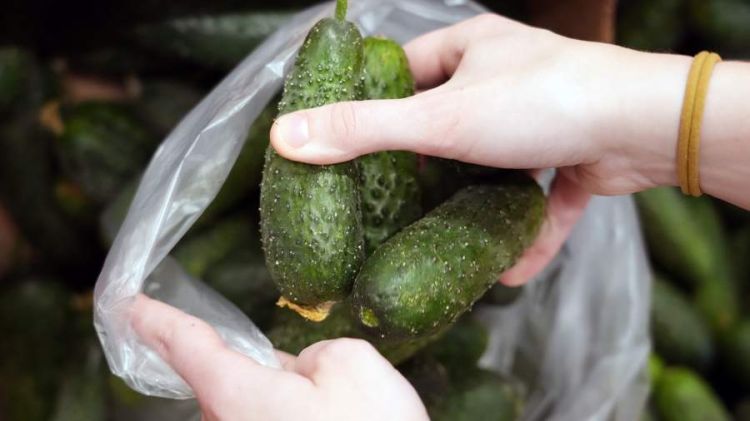 Rusiyada hipermarketdən bir tondan çox xiyar, 400 kq banan oğurlayan şəxs tutuldu