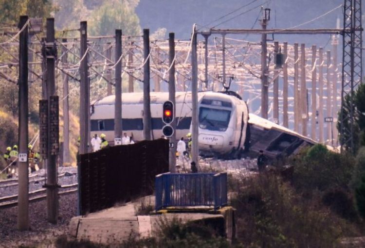 İspaniya ölümcül dəmiryolu qəzasından zərərçəkənlərə 20 milyon avro ayıracaq