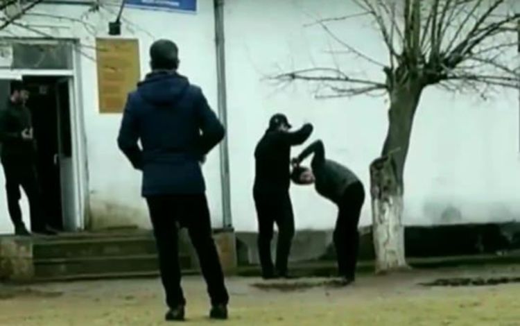 İmişlidə məktəb direktorunun şagirdi vurması ilə bağlı iddialara  rəsmi açıqlama / VİDEO