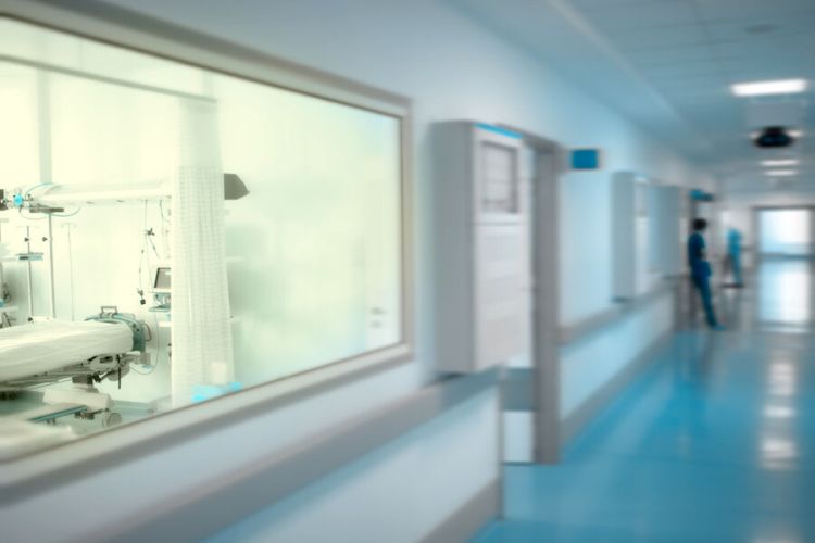 Kruiz gəmisində 200 sərnişin müəmmalı xəstəliyə yoluxub