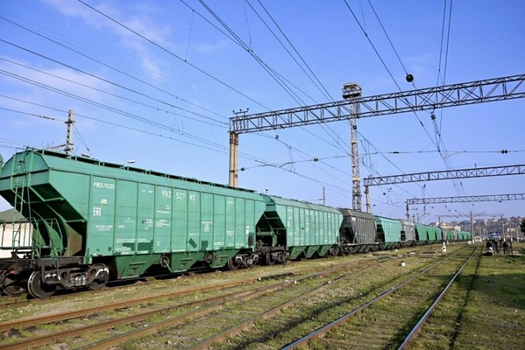 25 ədəd taxıl yüklü vaqon Azərbaycandan keçməklə Ermənistana yola düşüb