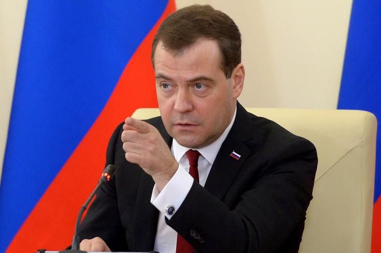 Medvedev "həmin o düyməni" basmağa hazırlıqla bağlı suala cavab verdi