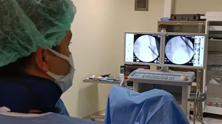 Əməliyyat zamanı xəstədən 295 böyrək daşı çıxarıldı