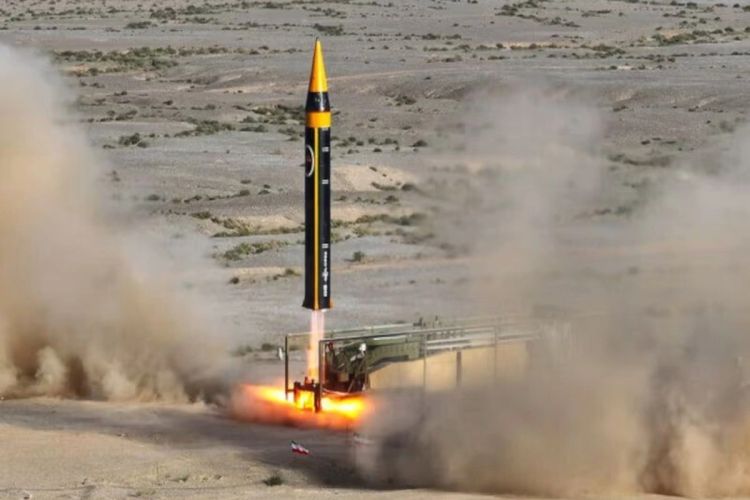 İrandan gözlənilməz gediş: "Xürrəmşəhr-4" hipersəsli ballistik raketləri ilk dəfə yeraltı bunkerlərə yerləşdirildi