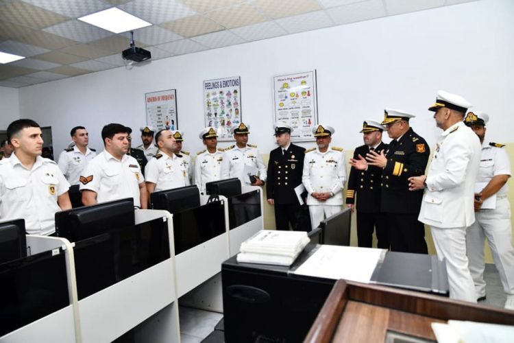 HDQ komandanı Pakistanda təhsil alan Azərbaycan hərbçiləri ilə görüşüb - FOTO