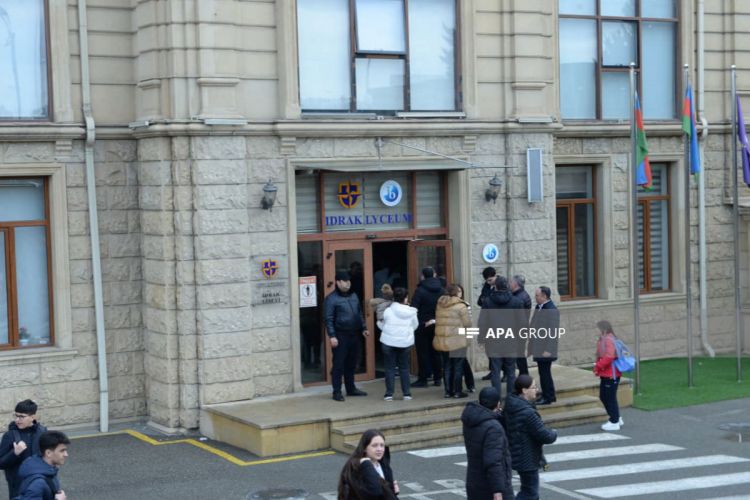 Bakıda liseydə müəllimini güllələyən şagird  həbs edilib