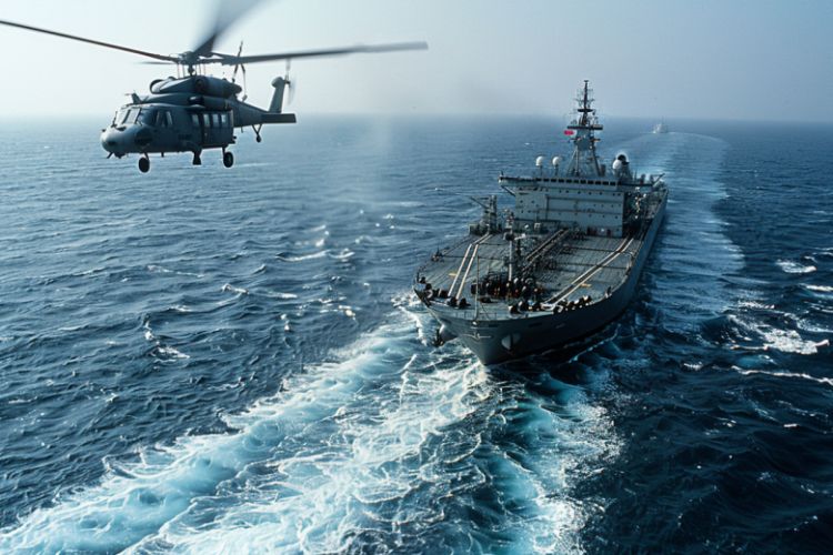 ABŞ Sakit okeanda narkotacirlərin gəmisinə zərbə endirib - VİDEO