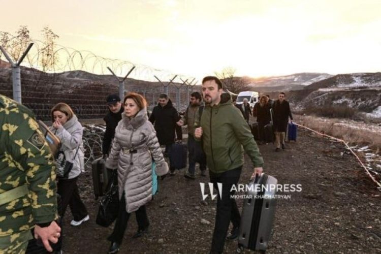 Azərbaycan nümayəndə heyəti "Sülh körpüsü" dəyirmi masasında iştirak etmək üçün Ermənistana gedib 