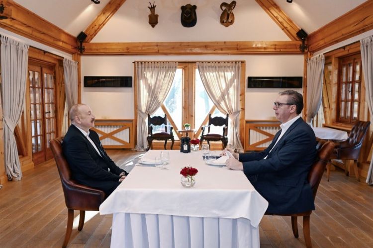 Azərbaycan və Serbiya prezidentləri qeyri-rəsmi səhər yeməyində iştirak ediblər 