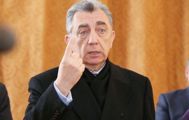 Eldar Əzizov Suraxanının icra başçısına  töhmət verdi 