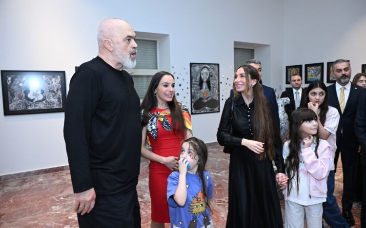 Leyla Əliyeva və Arzu Əliyeva Tiranada beynəlxalq incəsənət sərgisinin açılışında iştirak ediblər