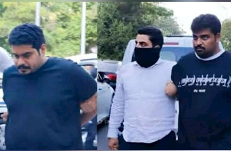 Şəhidlər xiyabanında qeyri-etik videolar çəkənlər Azərbaycandan deportasiya edilib