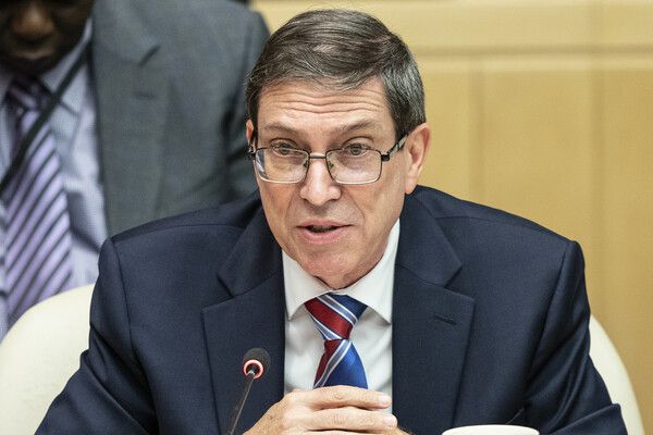 Putin Kubanın xarici işlər naziri ilə görüşüb