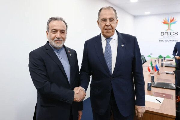 Əraqçi Lavrova ABŞ-la danışıqlar barədə məlumat verib