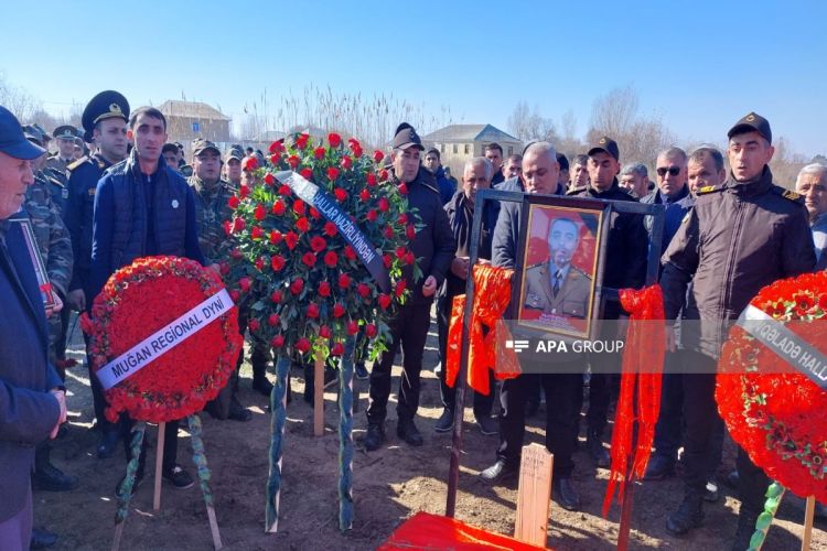 Xidməti vəzifəsini yerinə yetirərkən həlak olan FHN əməkdaşı dəfn olunub - FOTO